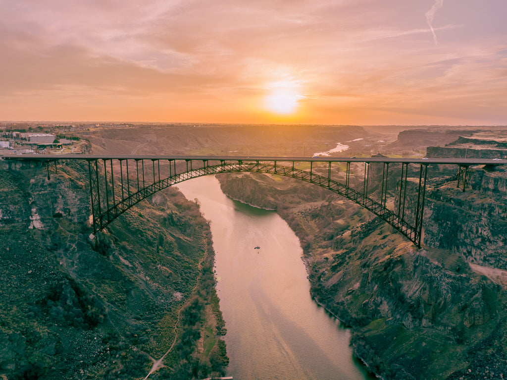 Golden Horizons: Perrine Bridge Over Snake River at Sunrise